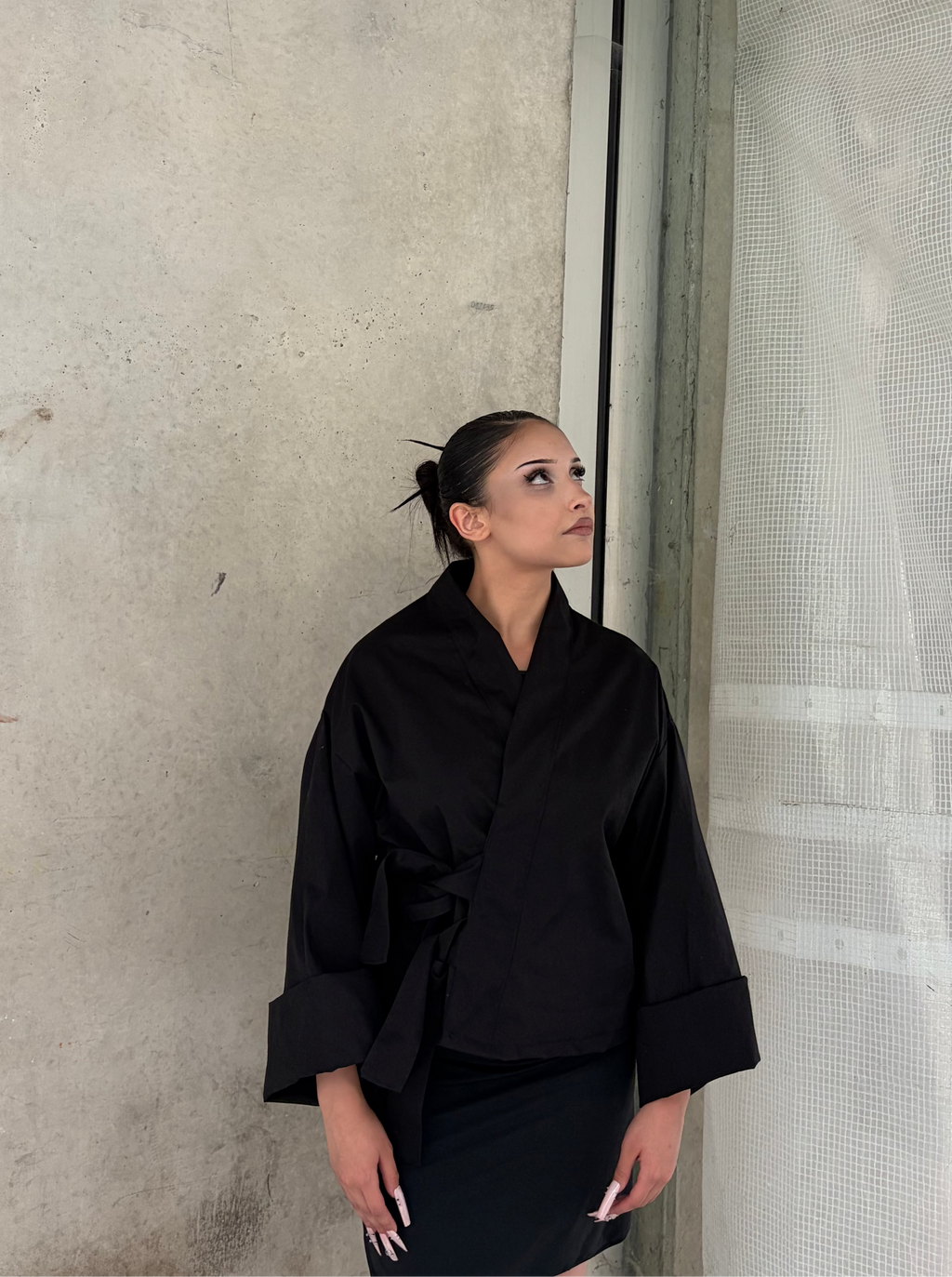 Veste Kimono noire KIORA - manches amples, poignets retroussés