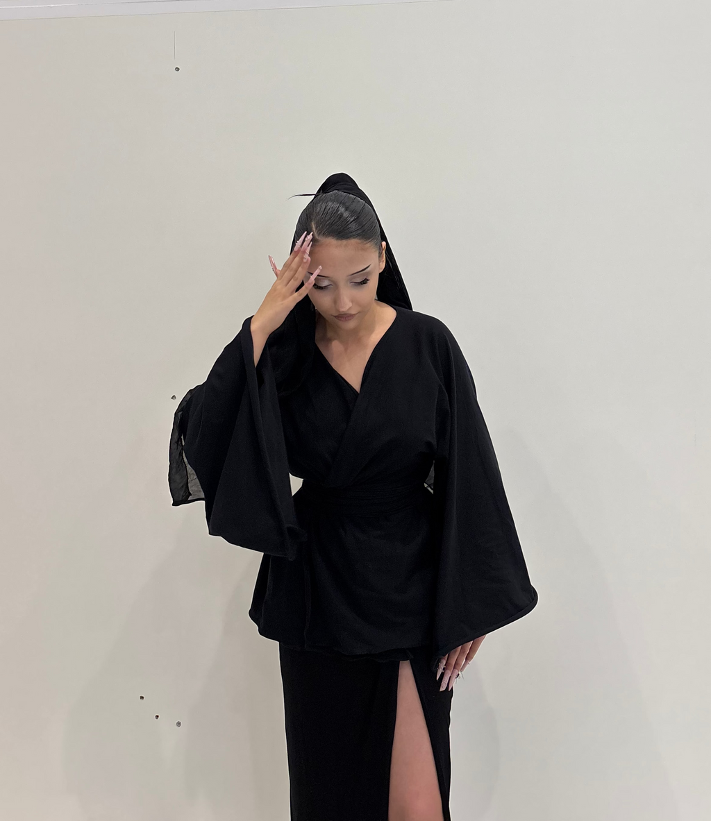 Kimono opaque noir KIORA - face et tombé du tissu opaque