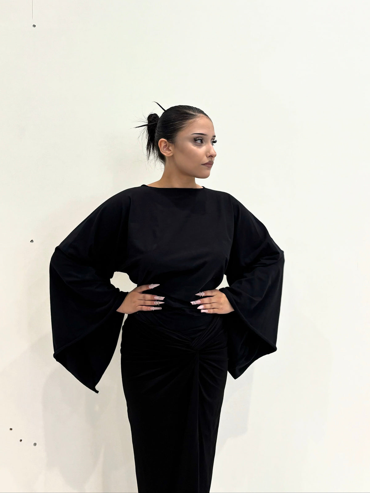 Kimono opaque noir KIORA - ceinture nouée, taille marquée